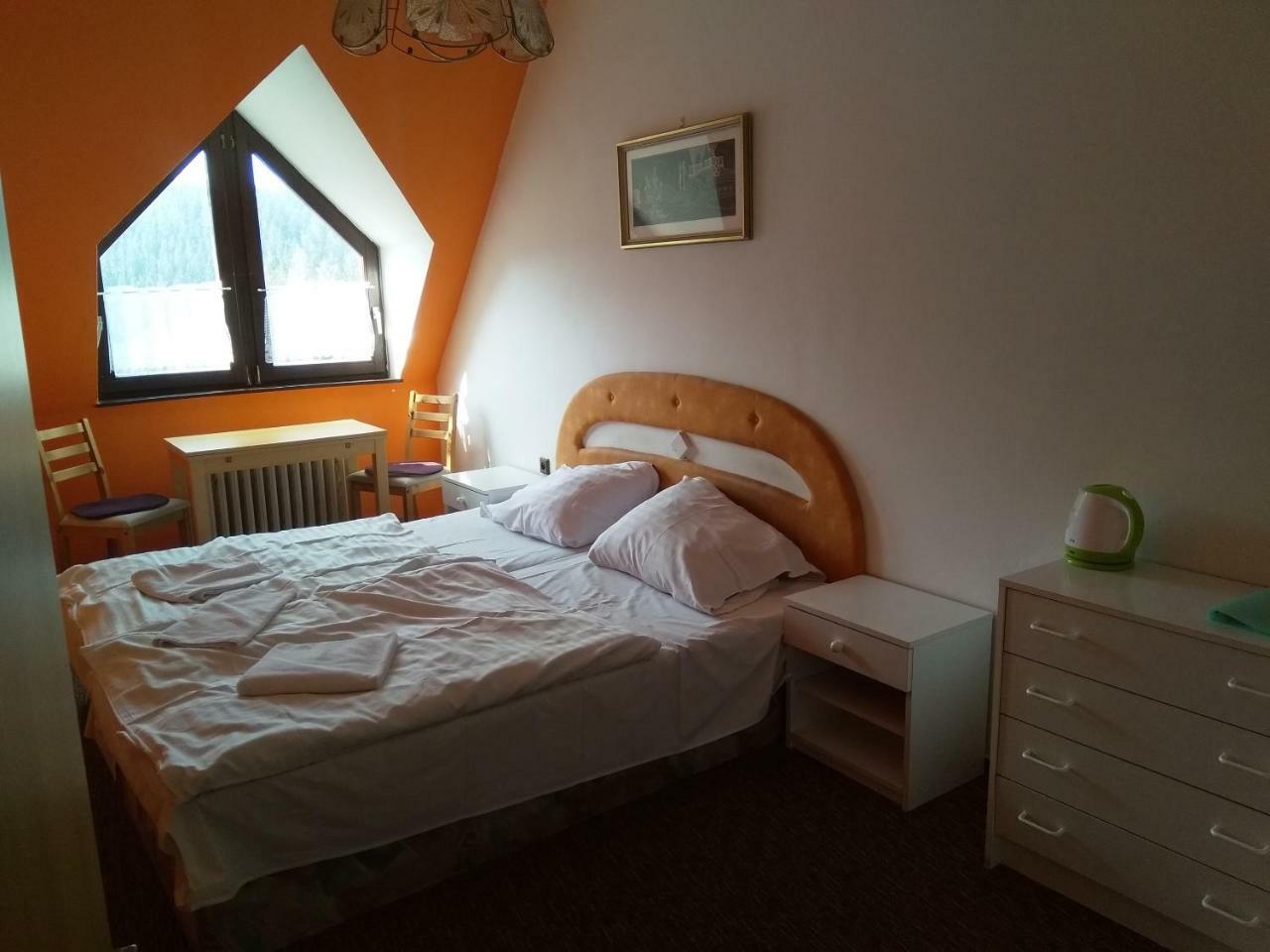 Pension Mona Гаррахов Экстерьер фото